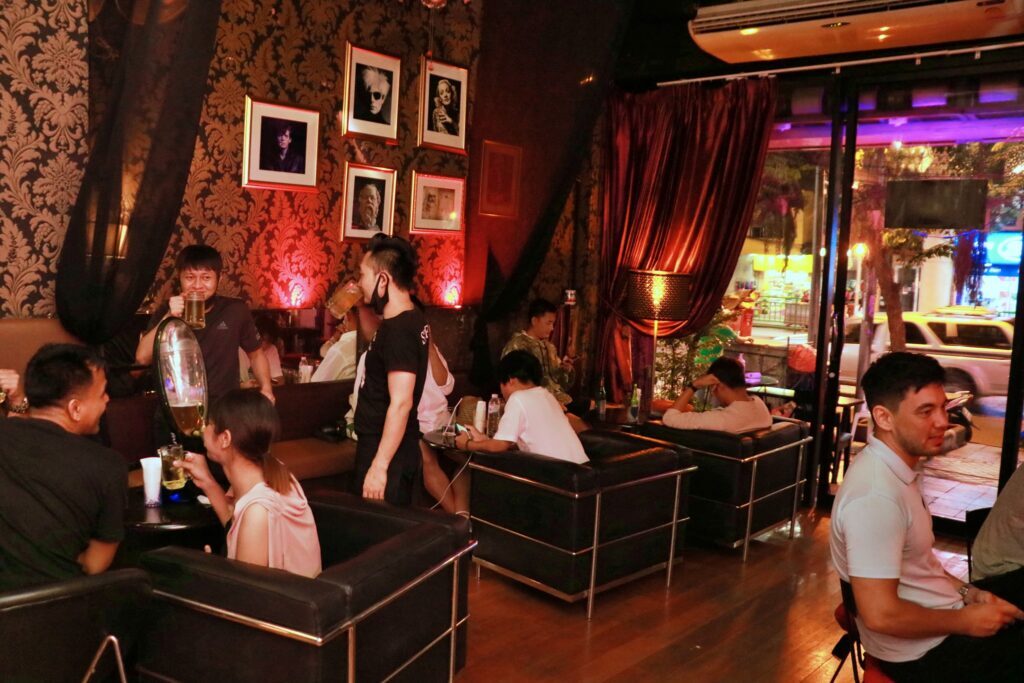 White Rabbit Bar บาร์เกย์